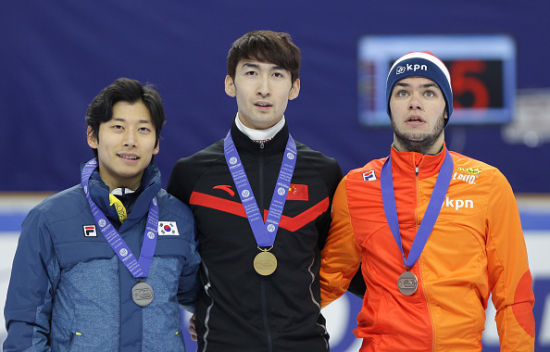 以期在压力 以期在压力